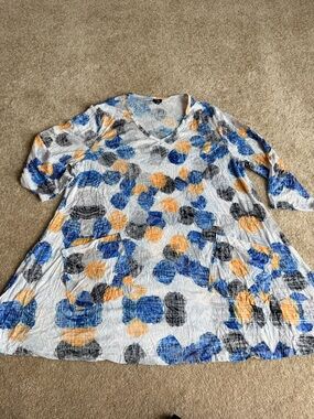 Shana White & Blue Abstract Polka Dot Tunic – Size Medium